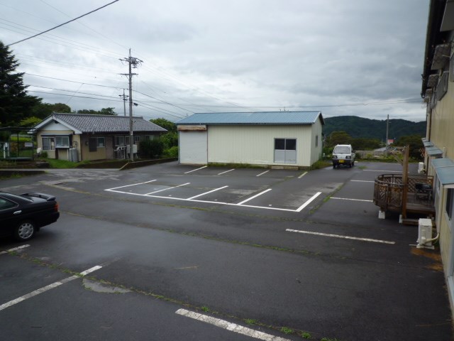 サンテラスコーポ 駐車場