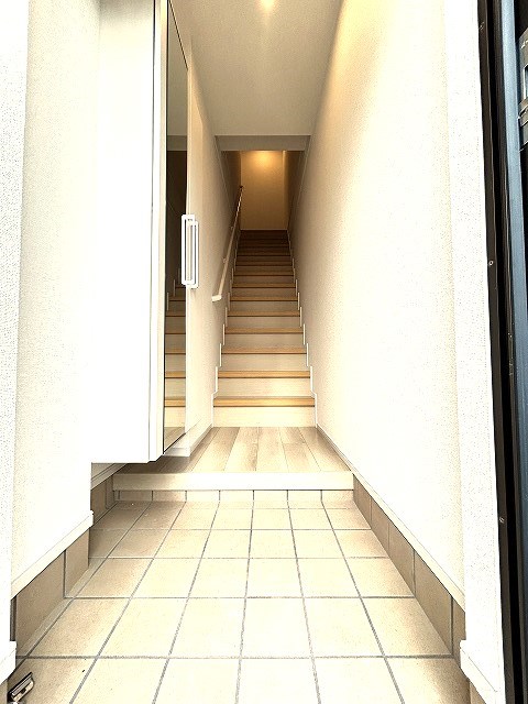 ロアール花岡 玄関