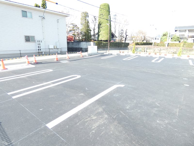 エル・ソラーレ 駐車場