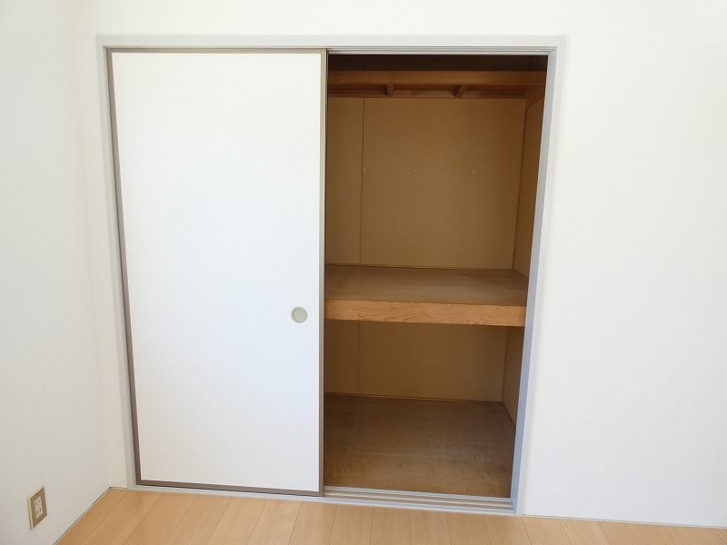 フレグランス白山　 収納