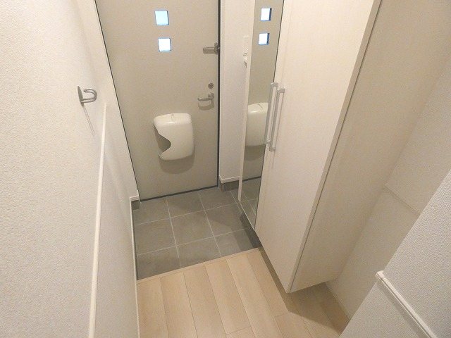 カーザ　マルヒロ 玄関