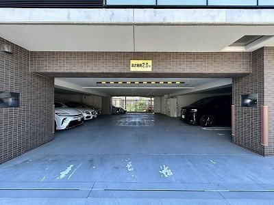 アヴァンセ東口 駐車場