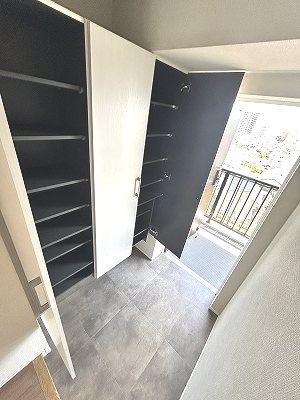 アヴァンセ東口 玄関
