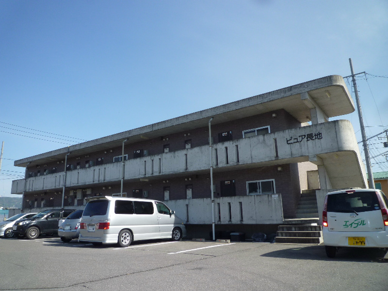 ピュア長地 駐車場