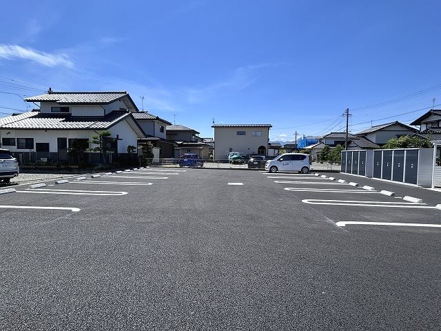 ヴィラ 二ツ柳 駐車場
