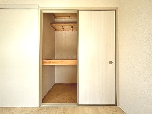 エステート吉田　Ｓ棟 収納
