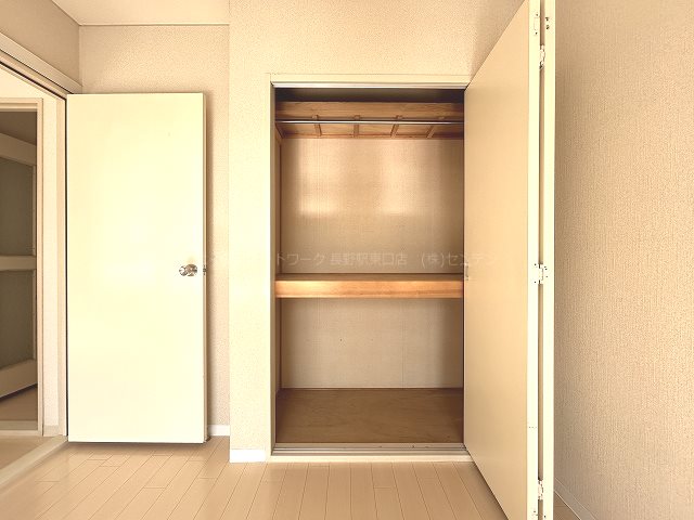 エステート吉田　Ｓ棟 収納