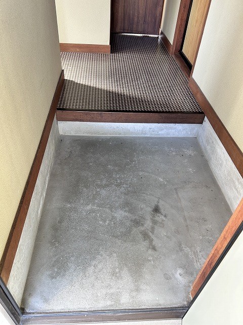 小山アパート 玄関