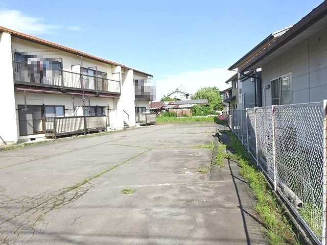 サンテラス東部 駐車場