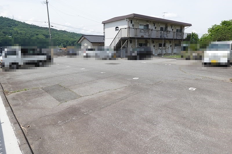 フォーブル柳屋 駐車場