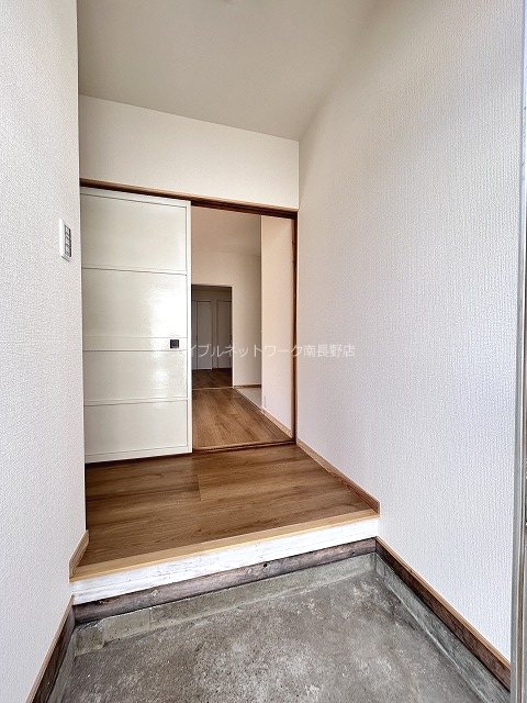 新井貸家　C 玄関