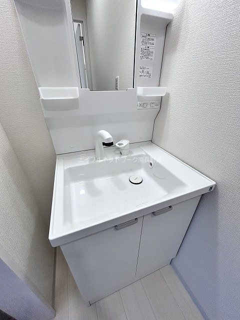 新井貸家　C 洗面所