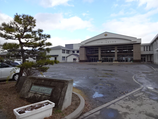 新井貸家　C 中学校