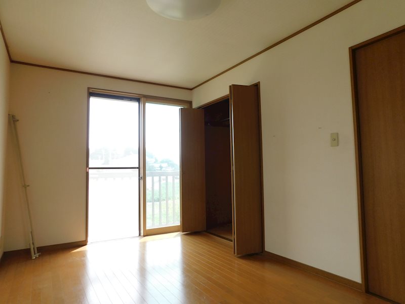 東アパート ベッドルーム