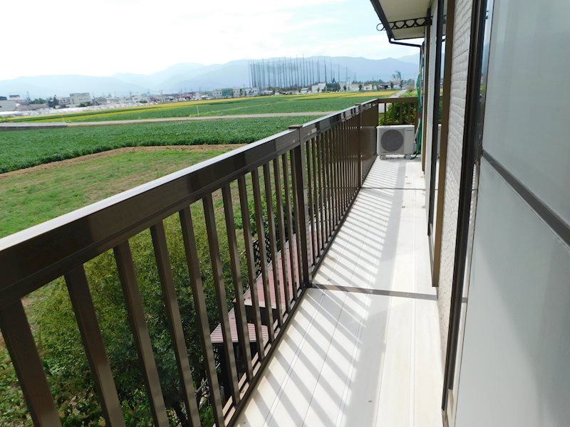 東アパート ベランダ