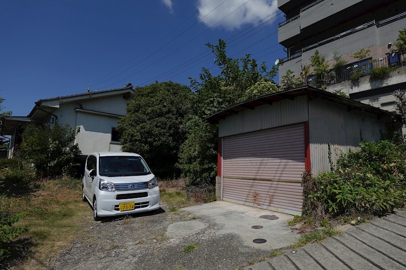 黒岩様貸住宅 駐車場