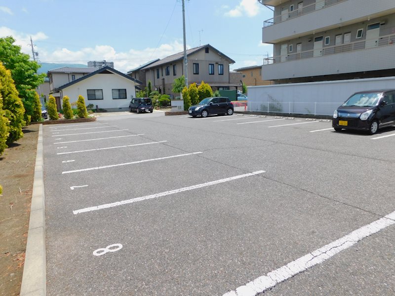 ヴェルドミール 駐車場