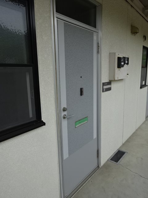 プリオールＵ 玄関