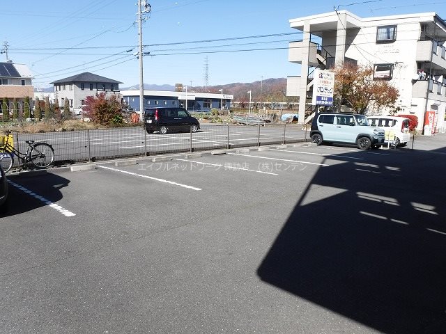 AvanceⅡ 駐車場