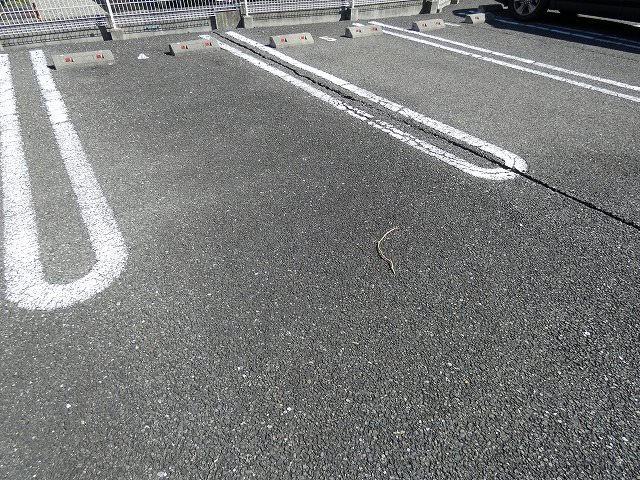 ブランシェ川北Ｂ 駐車場