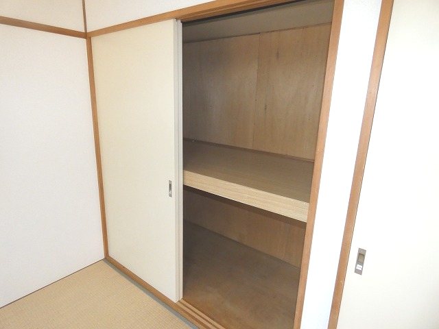 ウエストハイツ 収納