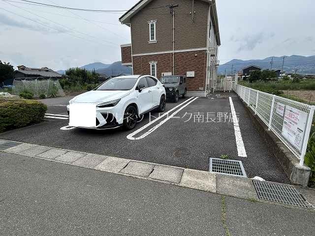 ハッピー・エディ・タウン 駐車場