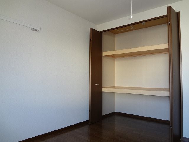 エスワイ杉山 収納
