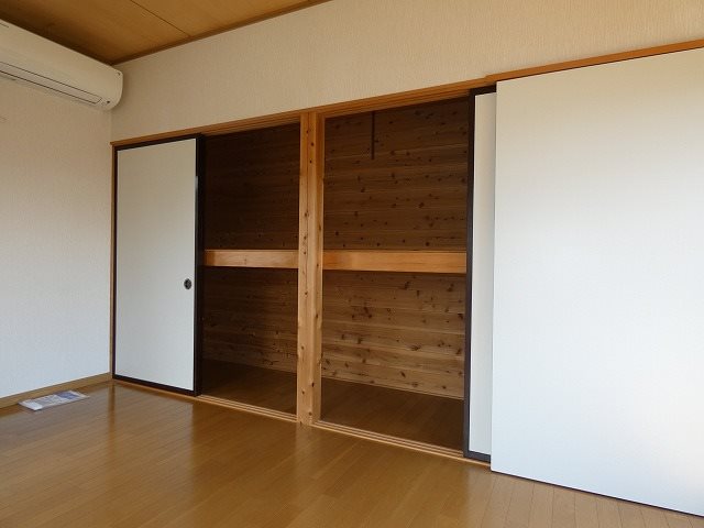 ハイツ藤（上荒井） 収納