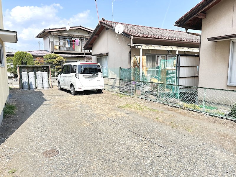 井原貸家5号 駐車場