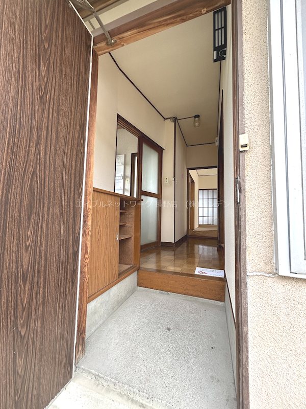井原貸家5号 玄関