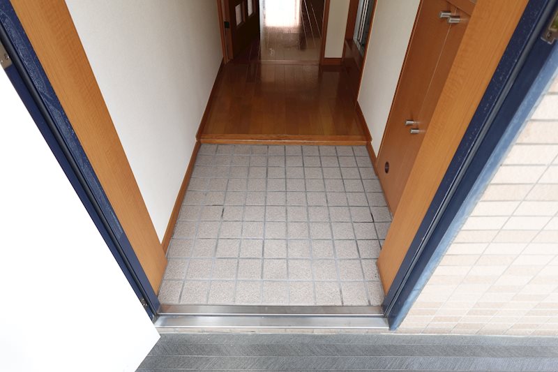センターイン伊勢町ビル 玄関