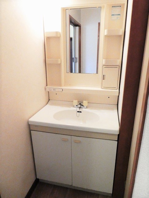 メゾンド湯河原 洗面所