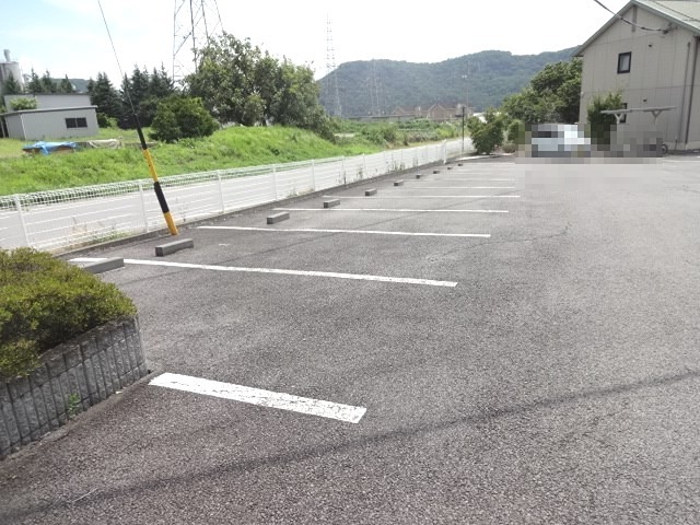 フラットケー　Ｃ棟 駐車場