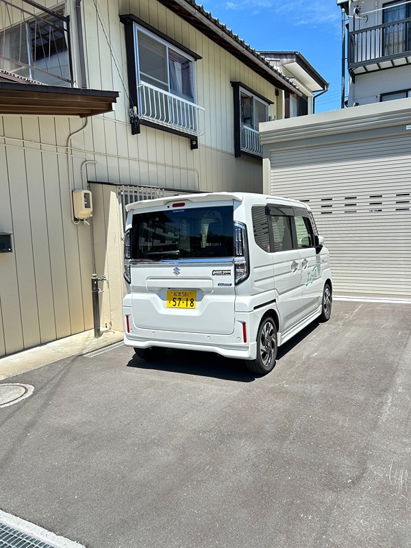穂波温泉西湯ベランダ付戸建 駐車場