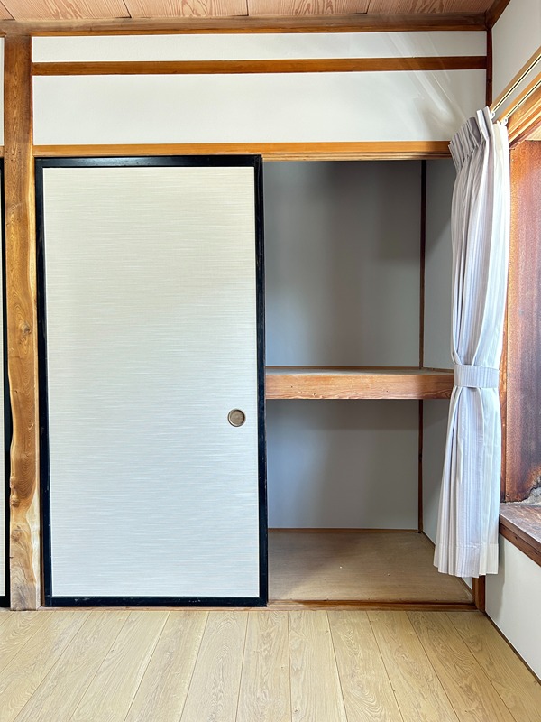 穂波温泉西湯ベランダ付戸建 収納