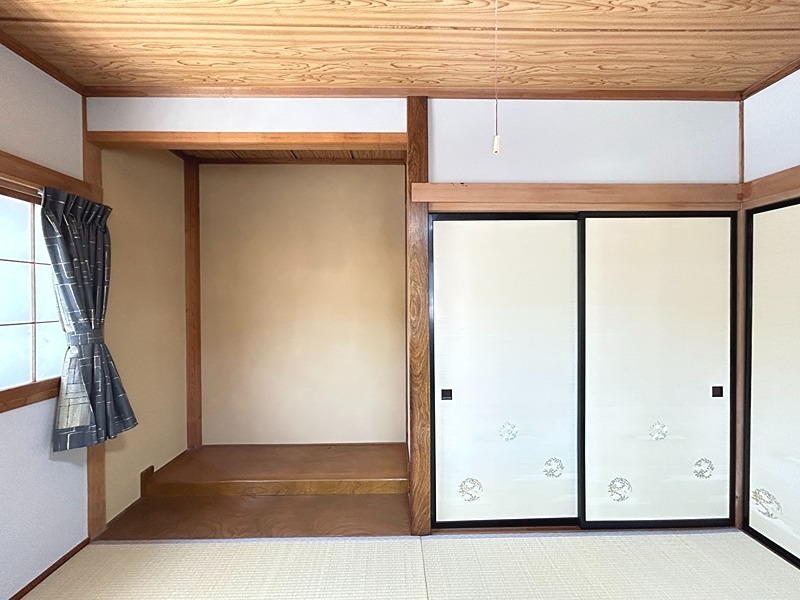 穂波温泉西湯ガレージ付戸建 収納