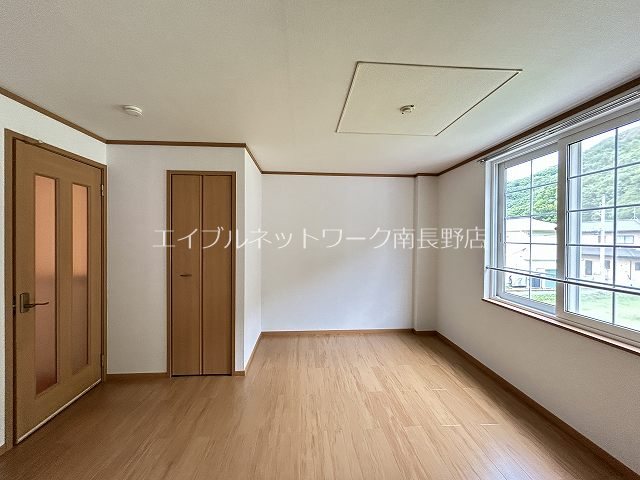 柏 リビング