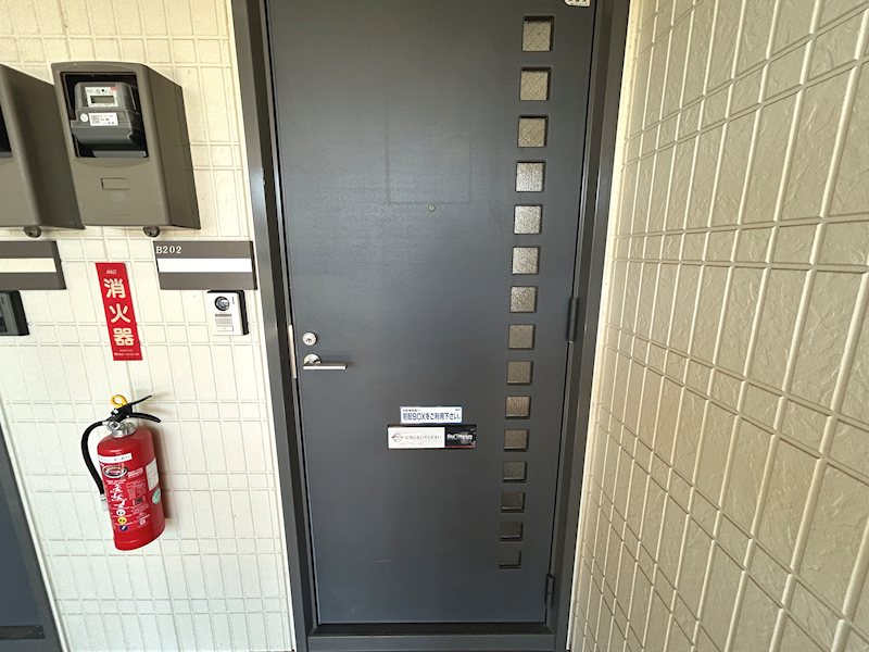 アヴェニールあいＢ 玄関
