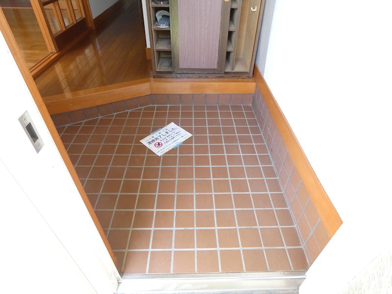 WESTFLATS A棟 玄関