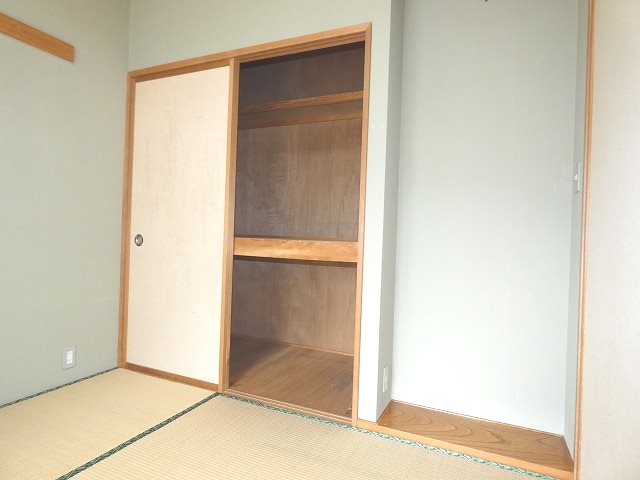 ライトコート青山 収納