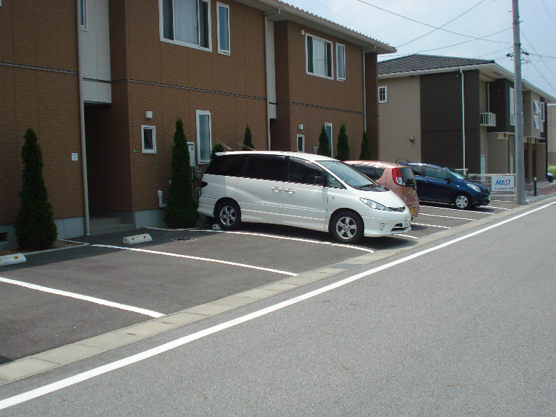 レディーバード ピュア 駐車場
