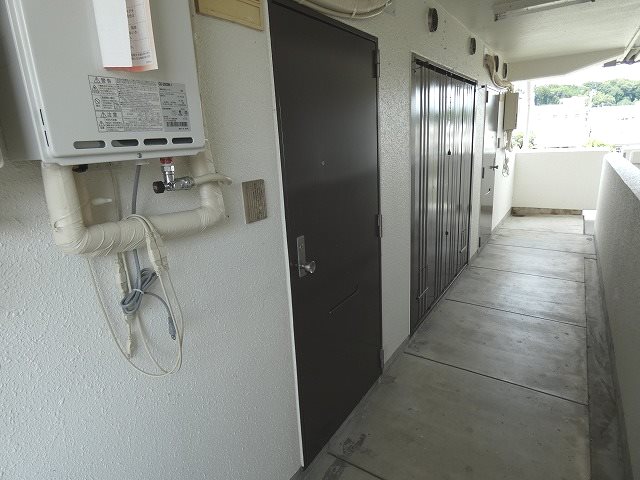 リバーサイドマンション エントランス