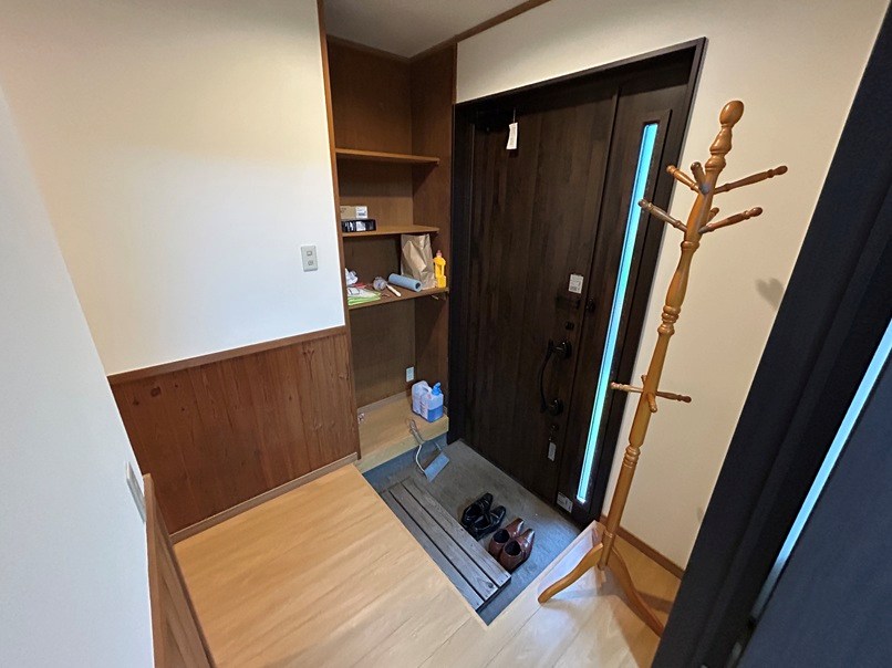 軽井沢・鳥井原戸建 玄関