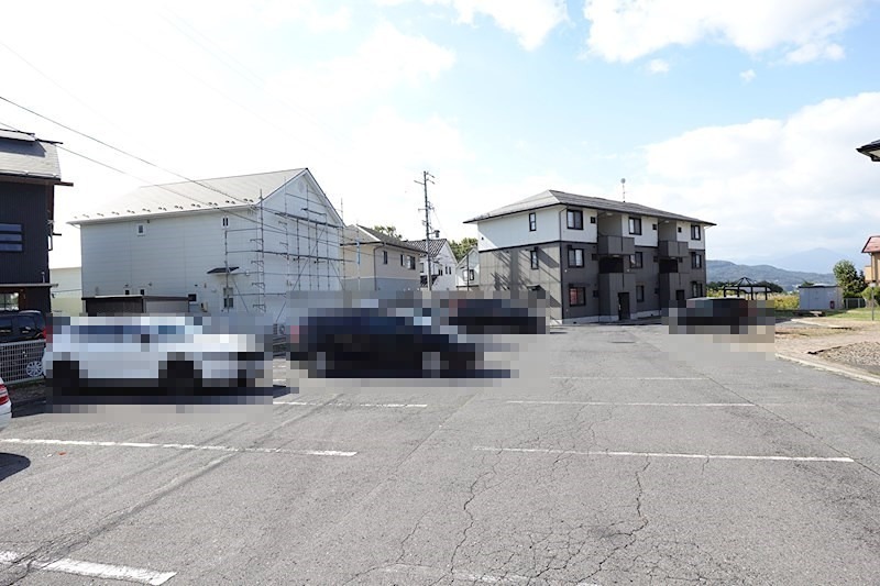 アステールinそめや台 B棟 駐車場