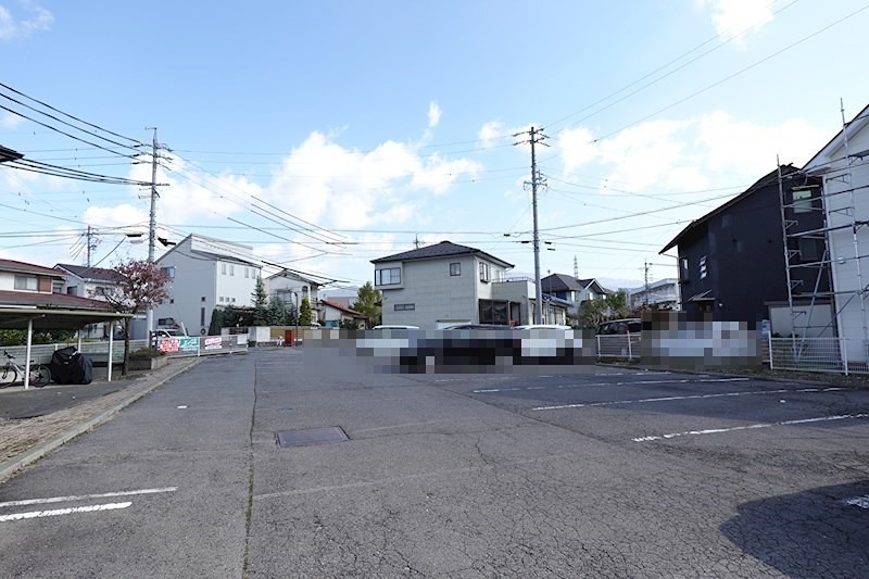 アステールinそめや台 B棟 駐車場