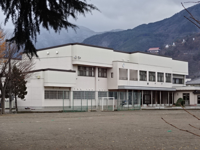 宮沢アパート 小学校