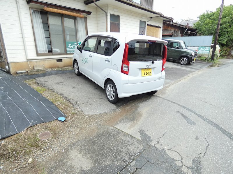 メゾネット加山 駐車場