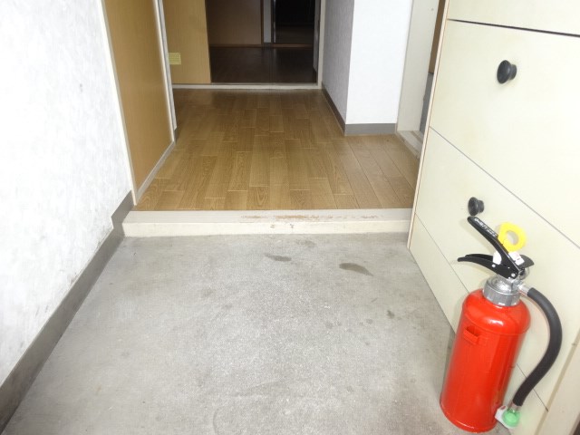 ロイヤルレジデンス六暮 玄関