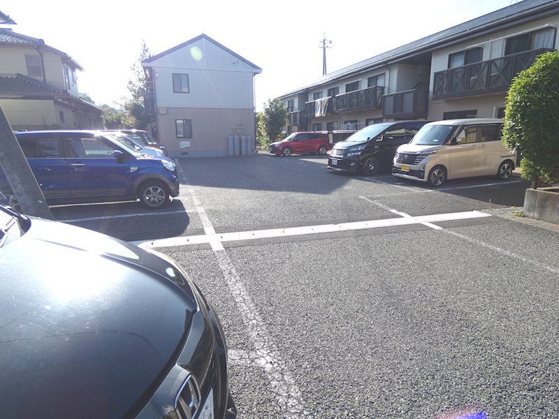 フレグランスアゼリアＡ 駐車場