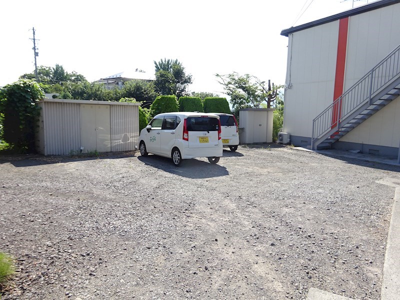 グラスコートR 駐車場